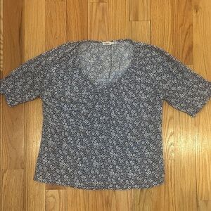 Faherty Navy Floral Scoop Neck Short Sleeve Blouse